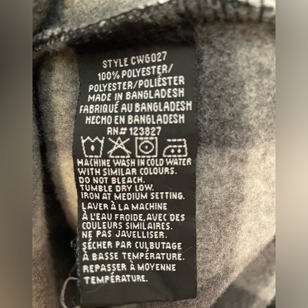 Canada Weathergear Black Gray Plaid 1/4 Zip Fleece Pullover Size Small EUC 🇨🇦 - Picture 9 of 11